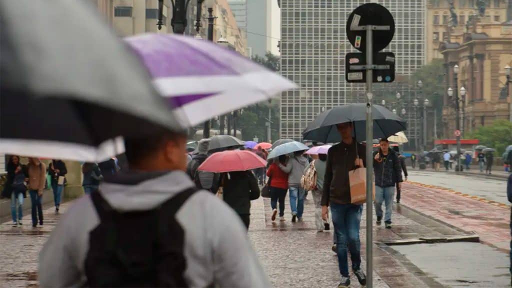 Vem mais chuva forte por aí nesta semana; confira a previsão do tempo