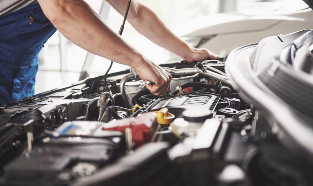 É mesmo seguro misturar querosene e combustível no carro?