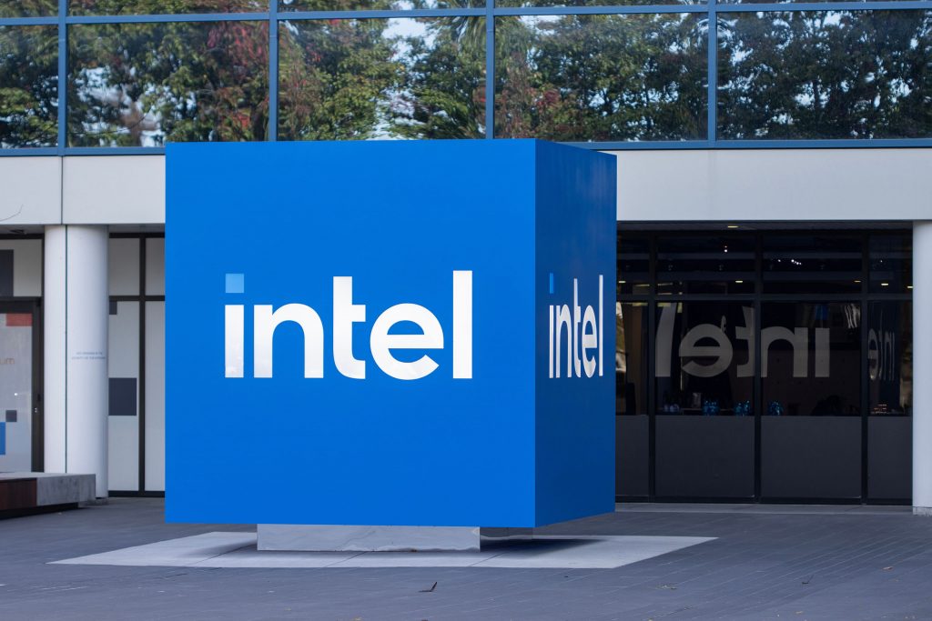 CES 2025: Intel aposta em chips com IA para retomar liderança no mercado de tecnologia