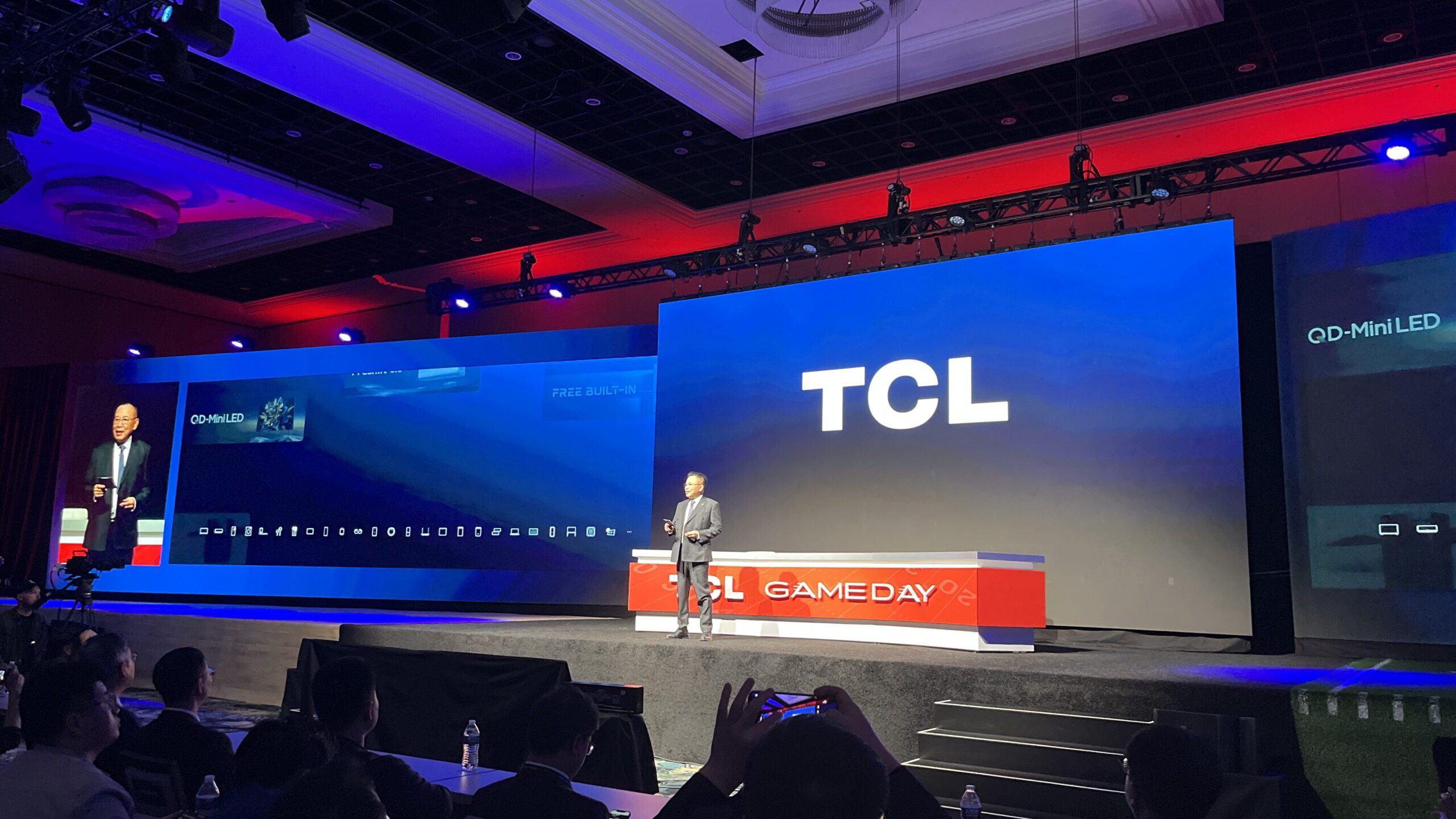 TCL lança TV miniLED de 98 polegadas com 144 Hz e melhorias na imagem