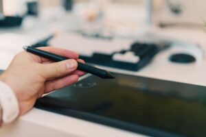 Adobe Fresco vs Clip Studio Paint: Qual Vale a Pena em 2026?